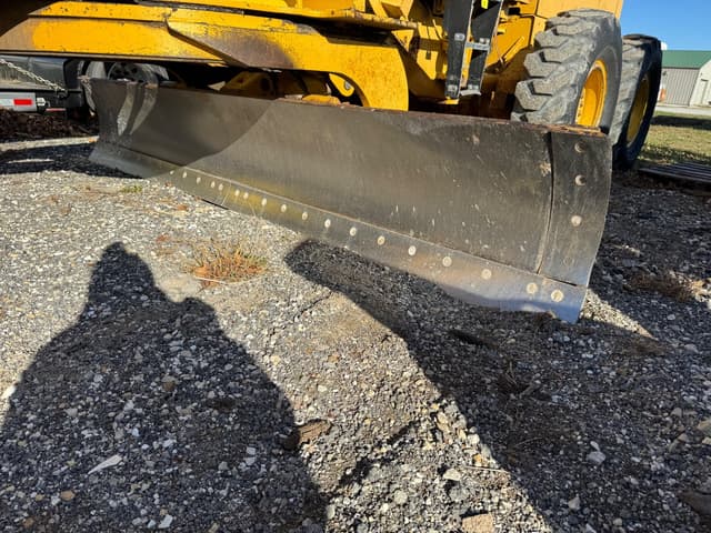 Image of John Deere 770BH equipment image 2