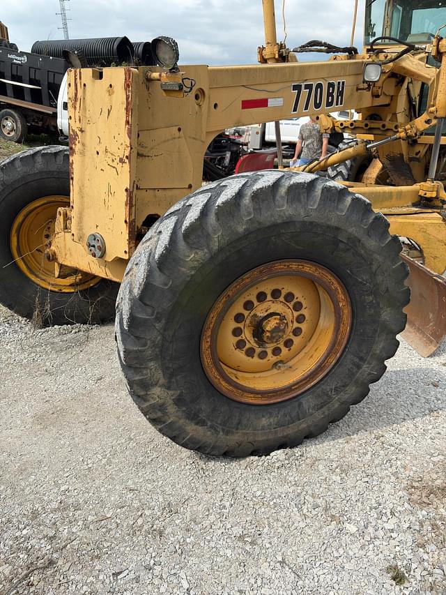 Image of John Deere 770BH equipment image 1