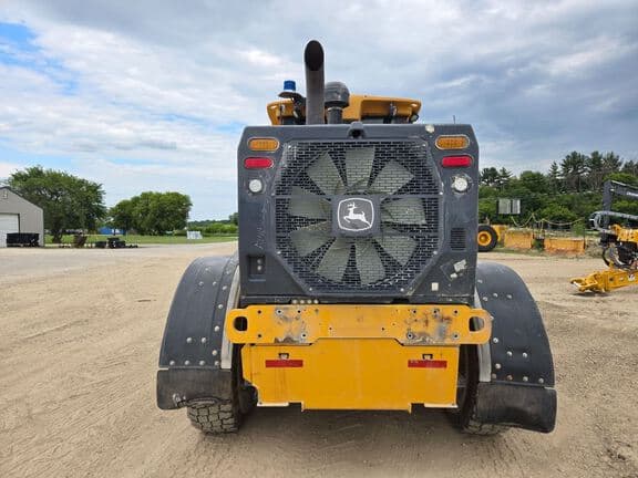Image of John Deere 770G equipment image 1