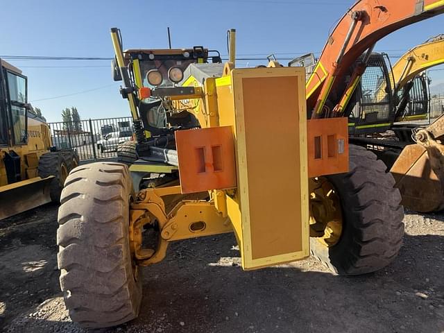 Image of John Deere 770G equipment image 1