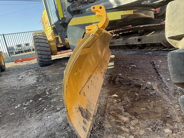 Image of John Deere 770G equipment image 4