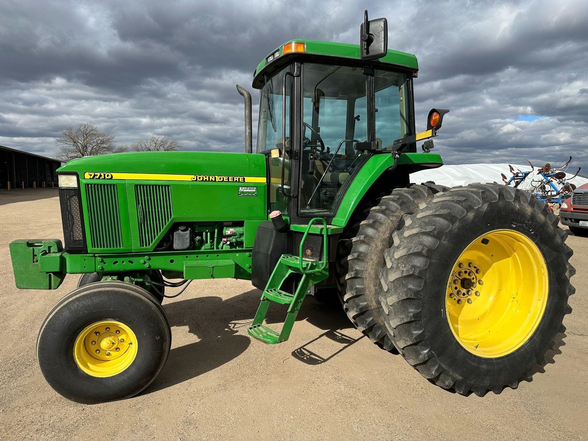 Main image John Deere 7710