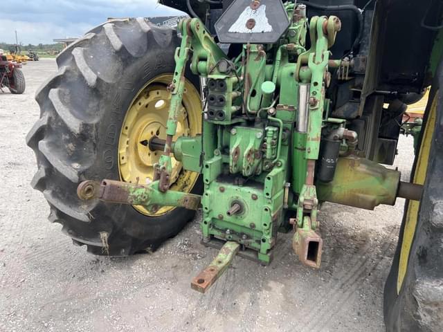 Image of John Deere 7710 equipment image 2
