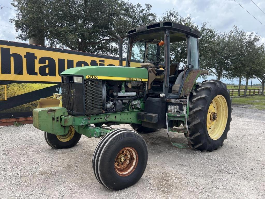 Image of John Deere 7710 Primary image