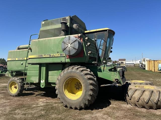 Image of John Deere Turbo 7720 equipment image 1