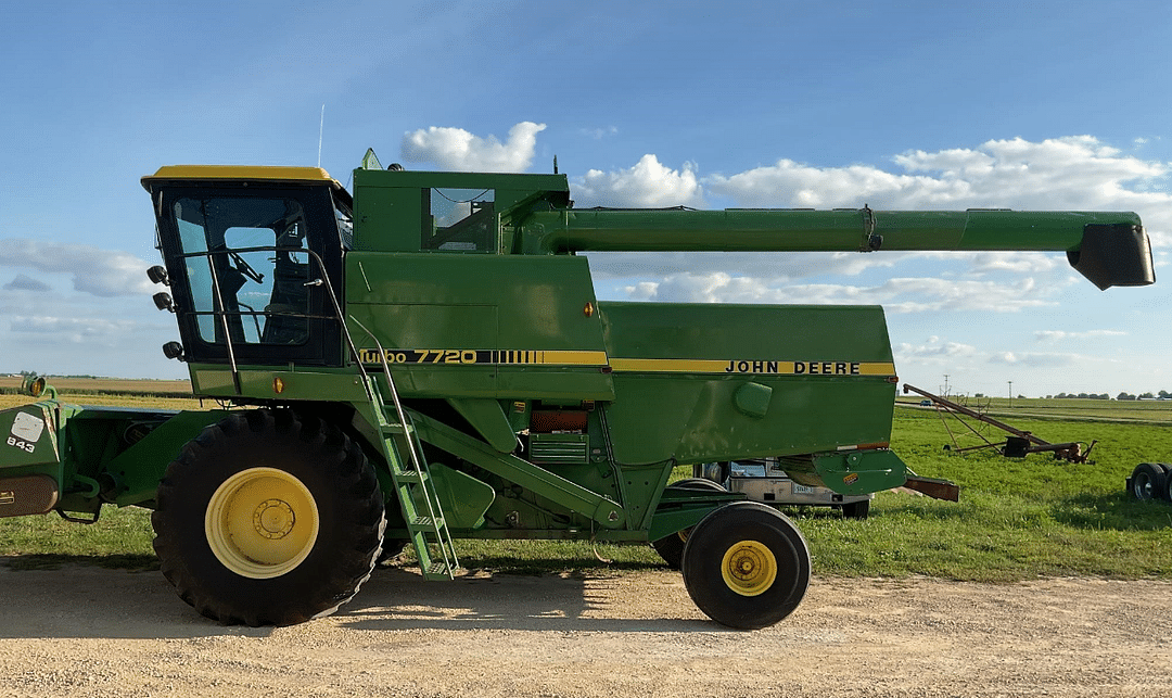 Image of John Deere 7720 Primary image