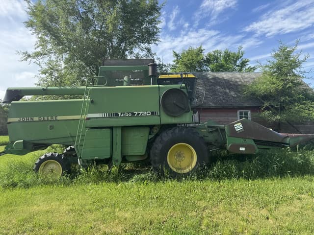 Image of John Deere 7720 equipment image 2