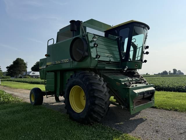 Image of John Deere 7720 equipment image 4