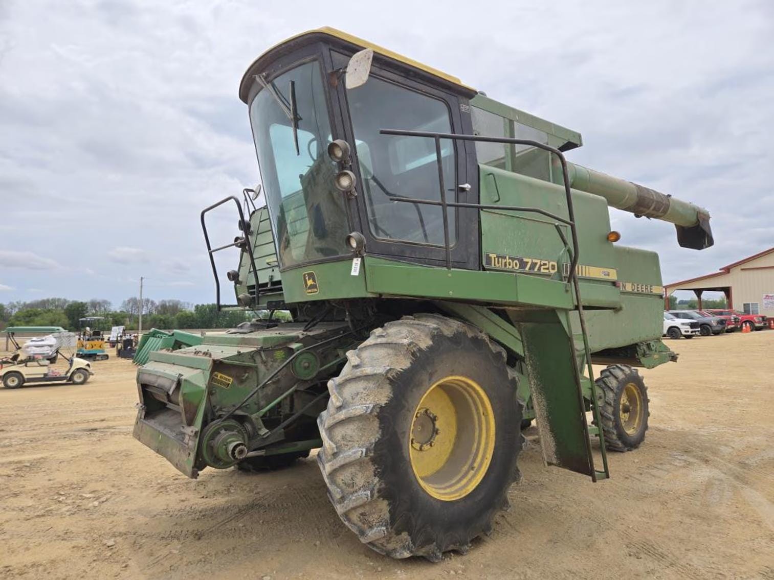 John Deere 7720 Equipment Image0