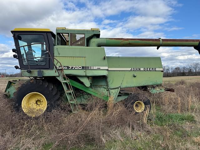 Image of John Deere Turbo 7720 equipment image 1