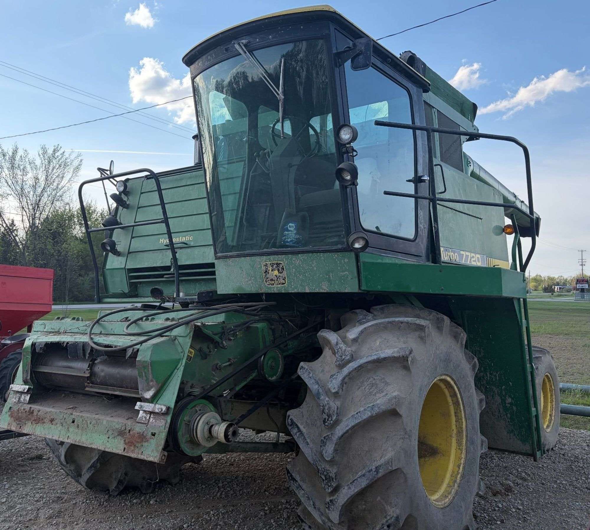 John Deere Turbo 7720 Equipment Image0