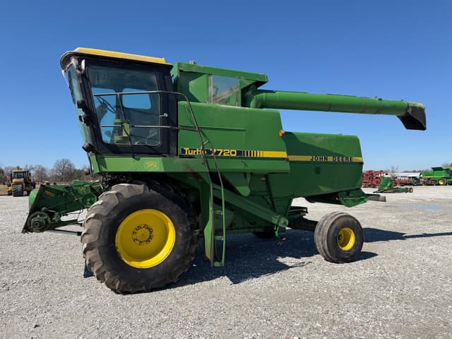 Image of John Deere Turbo 7720 equipment image 3