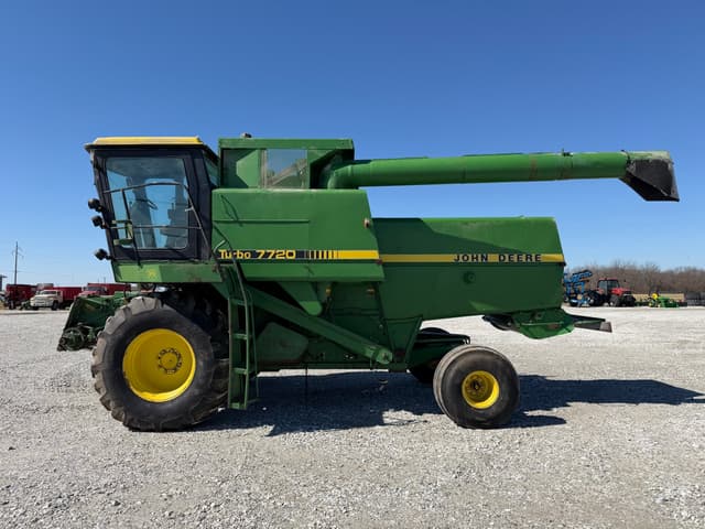 Image of John Deere Turbo 7720 equipment image 4