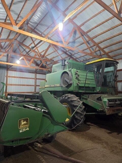 Image of John Deere Turbo 7720 equipment image 1