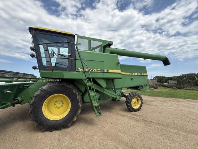 Image of John Deere Turbo 7720 equipment image 4