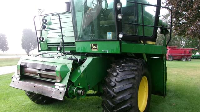 Image of John Deere 7720 Titan II equipment image 2