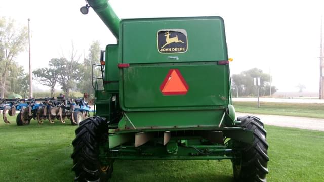 Image of John Deere 7720 Titan II equipment image 4