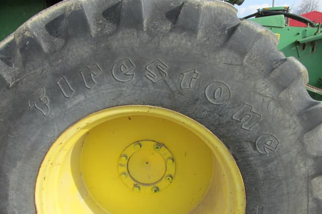 Image of John Deere 7720 Titan II equipment image 4