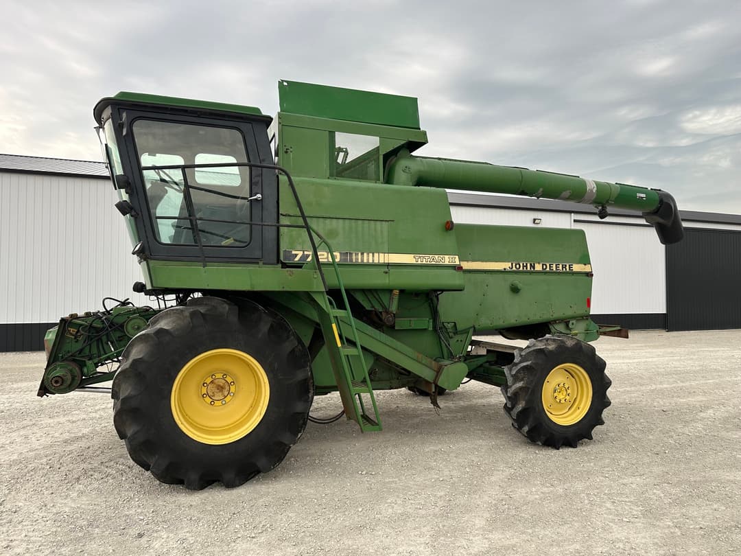 Image of John Deere 7720 Titan II Primary image