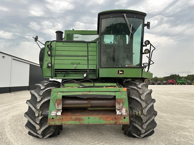 Image of John Deere 7720 Titan II equipment image 2