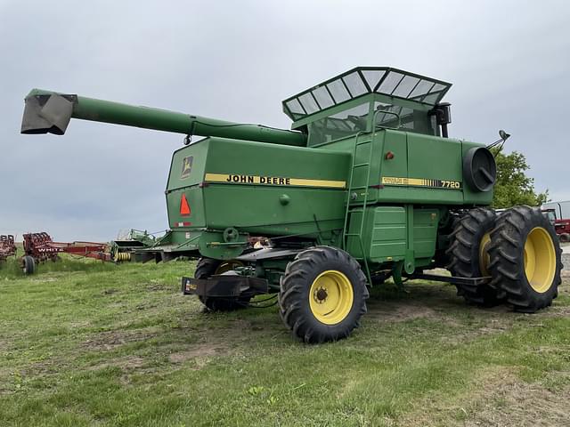 Image of John Deere 7720 Titan II equipment image 4