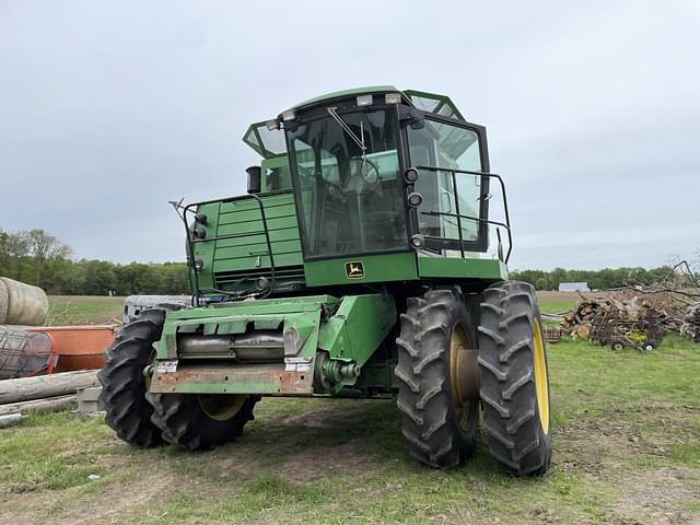 Image of John Deere 7720 Titan II equipment image 1