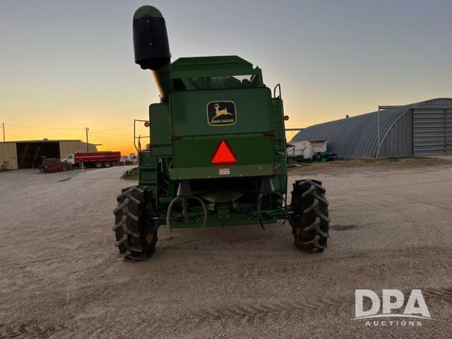 Image of John Deere 7720 Titan II equipment image 4