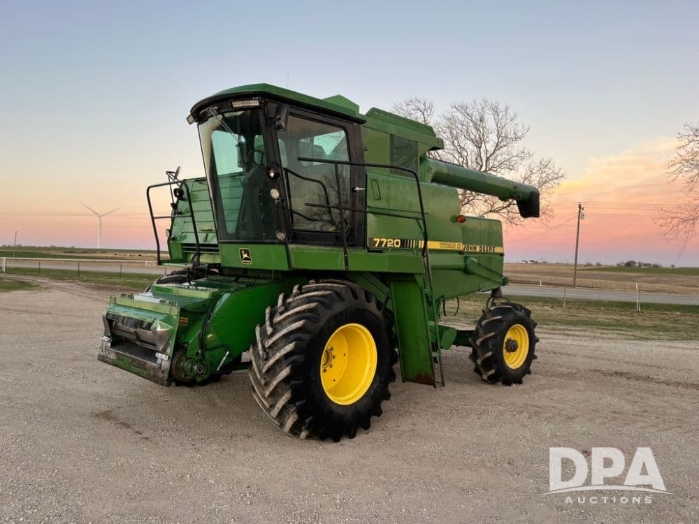 Image of John Deere 7720 Titan II Primary image