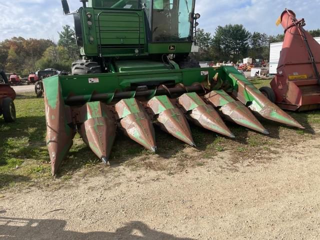 Image of John Deere 7720 Titan II equipment image 3