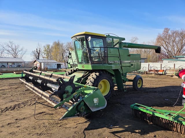 Image of John Deere Turbo 7720 equipment image 1