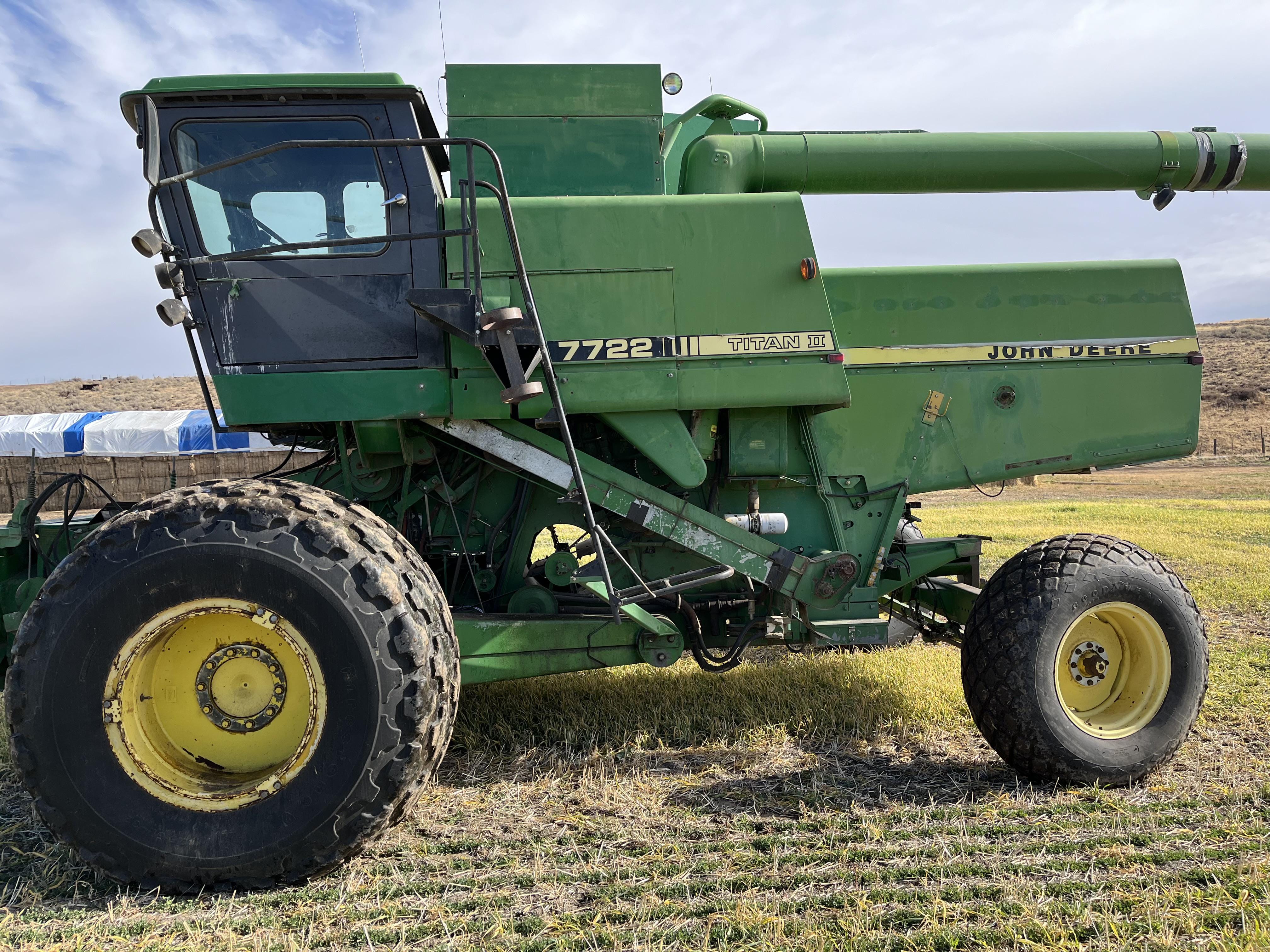 Main image John Deere 7722 Titan II