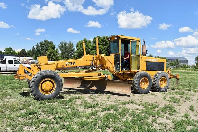 Image of John Deere 772A equipment image 2