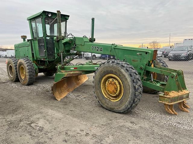 Image of John Deere 772A equipment image 3