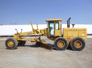 John Deere 772B Equipment Image0