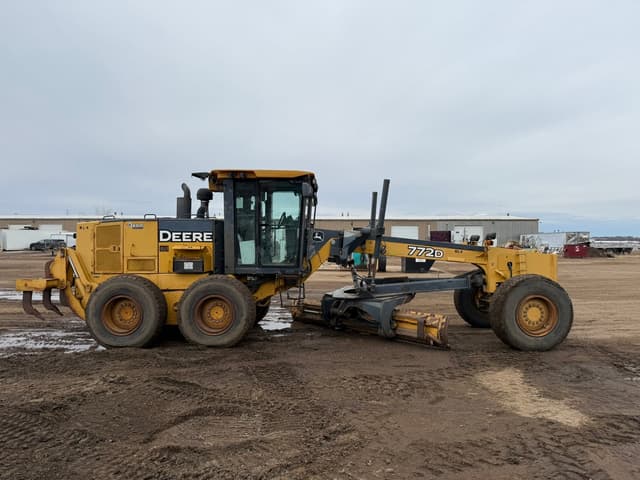 Image of John Deere 772D equipment image 3