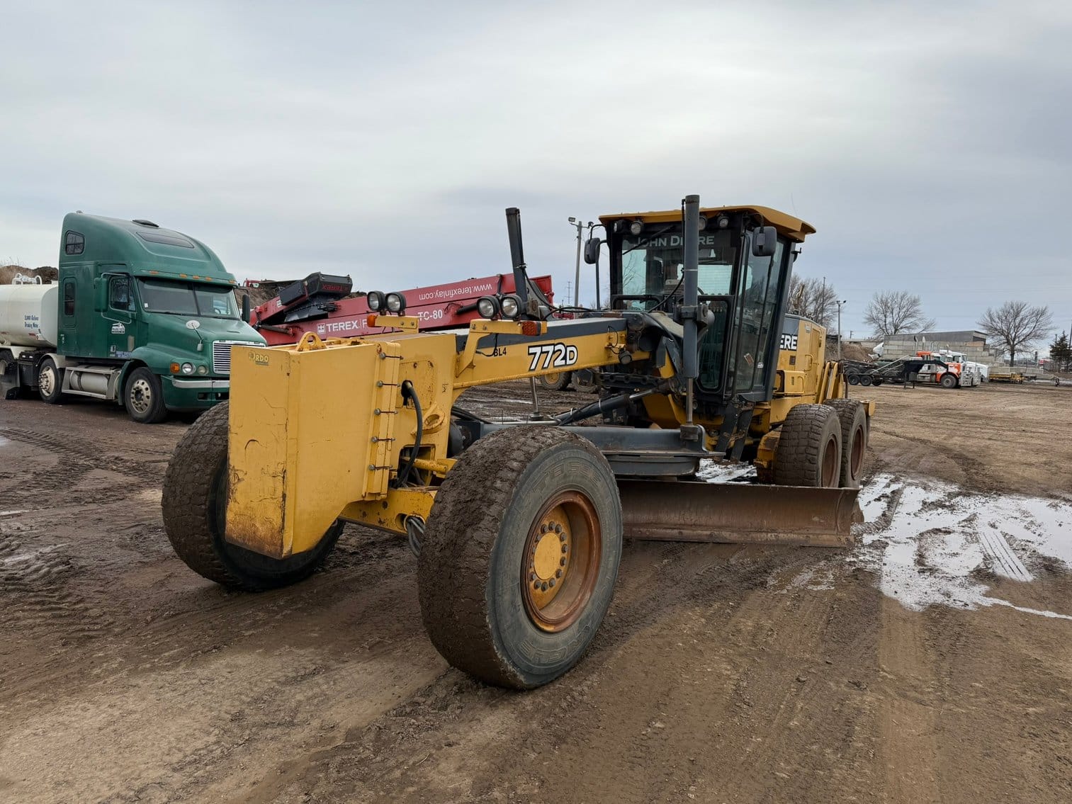 John Deere 772D Equipment Image0