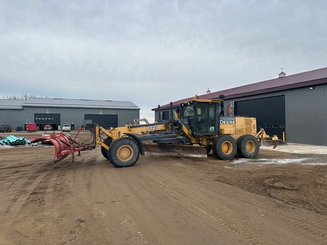 Image of John Deere 772D equipment image 2