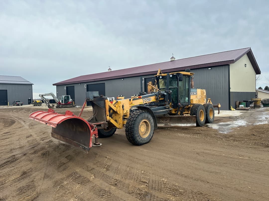 Image of John Deere 772D Primary image