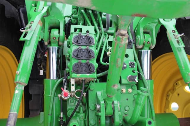 Image of John Deere 7730 equipment image 4