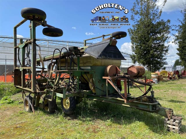 Image of John Deere 775 equipment image 4