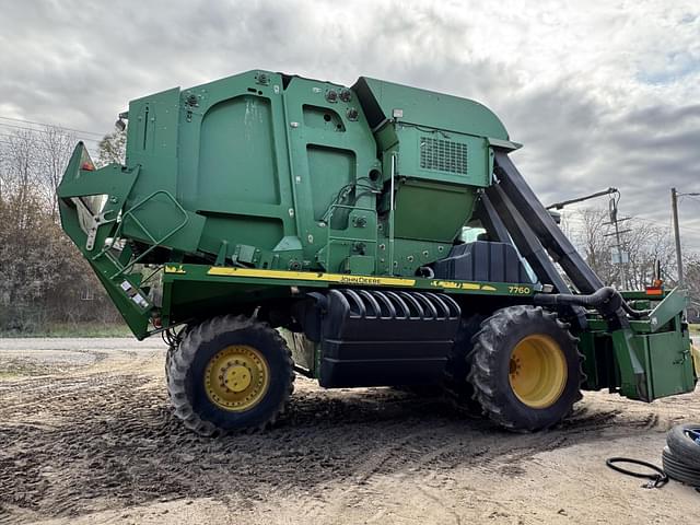 Image of John Deere 7760 equipment image 3