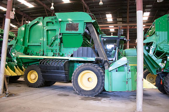 Image of John Deere 7760 equipment image 1