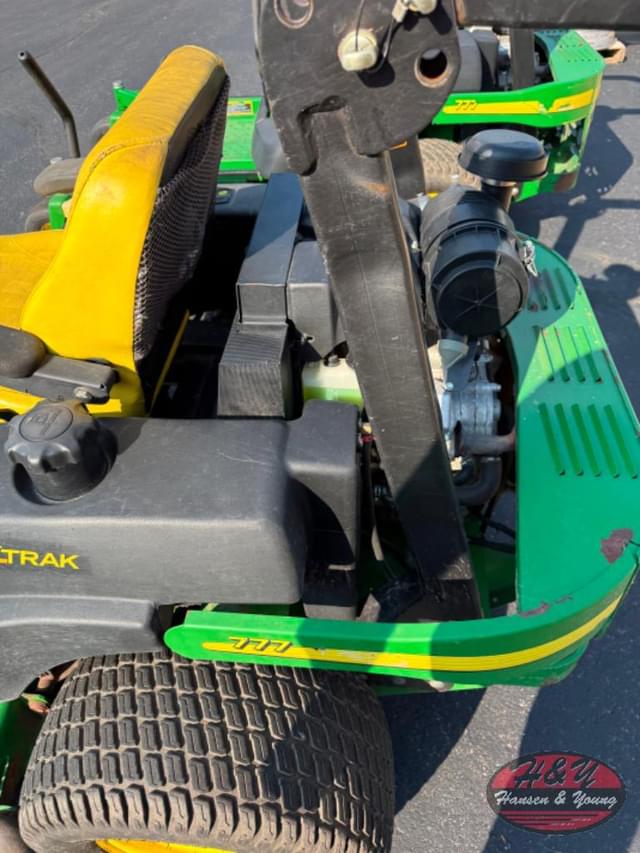 Image of John Deere 777 equipment image 2