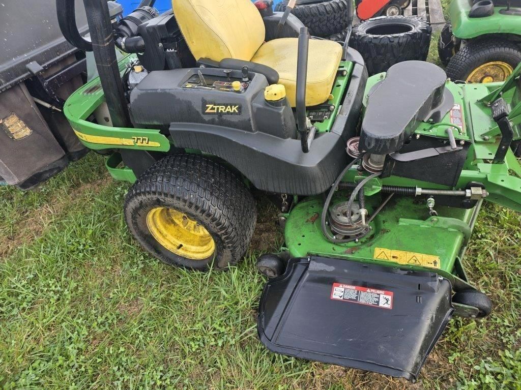 John Deere 777 Equipment Image0