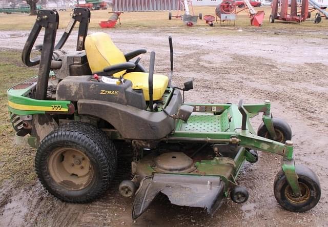 Image of John Deere 777 equipment image 1