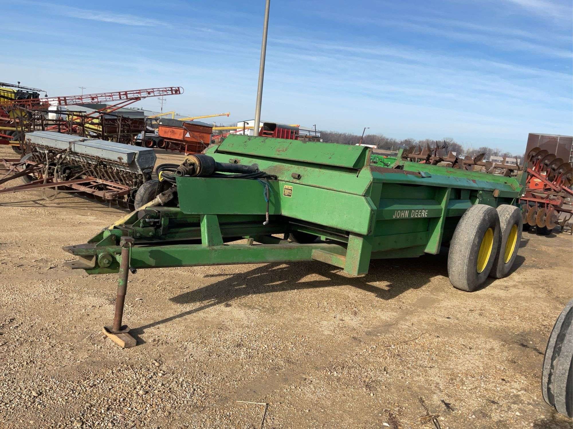 John Deere 780 Equipment Image0