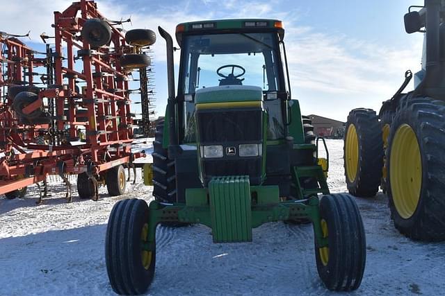 Image of John Deere 7800 equipment image 1