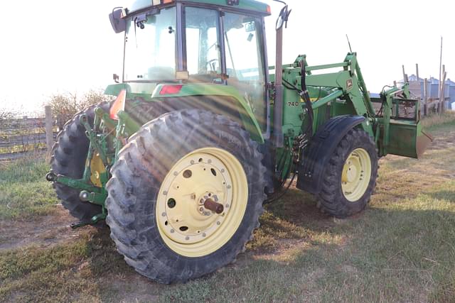 Image of John Deere 7810 equipment image 3