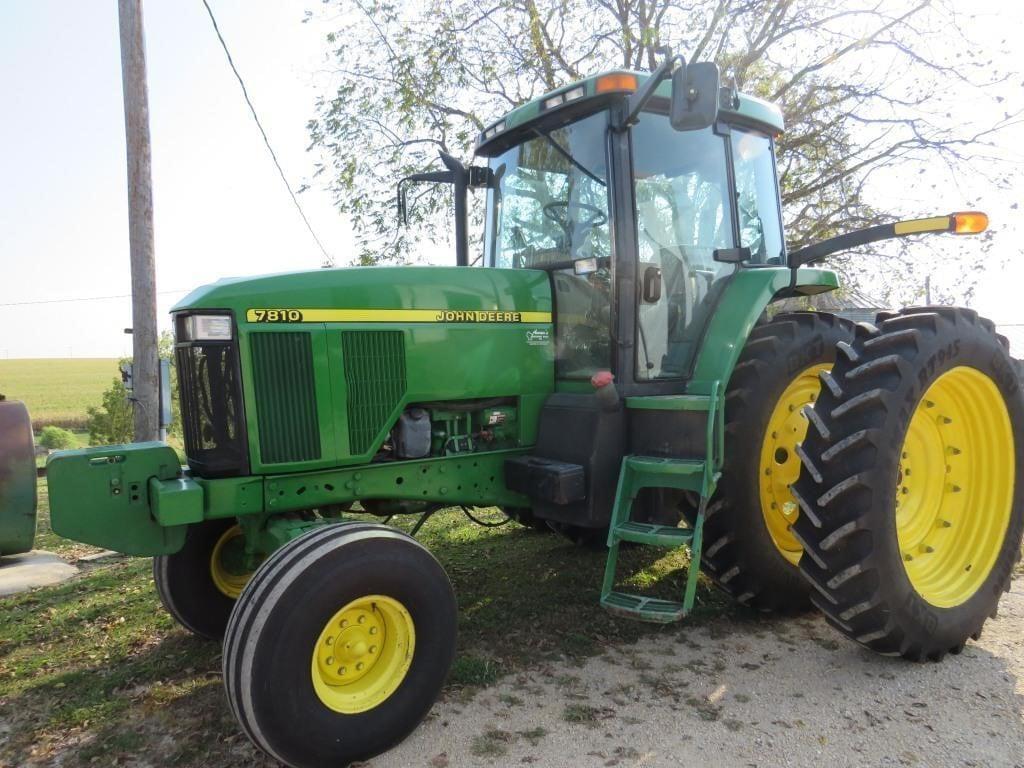 Image of John Deere 7810 Primary image