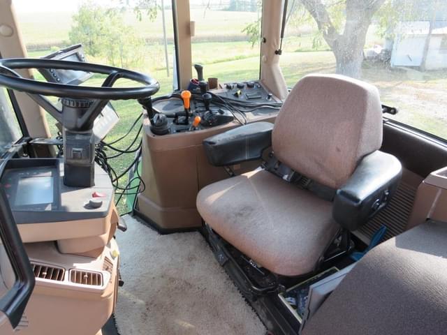 Image of John Deere 7810 equipment image 4